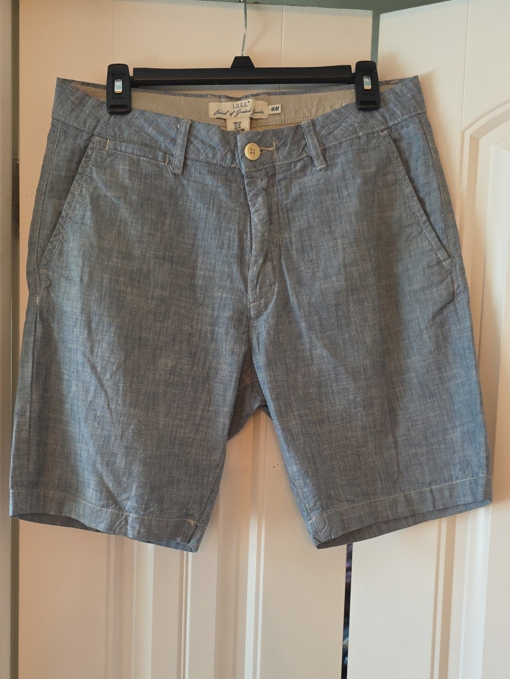 H&M Men’s Chambray Flat-Front Shorts in Light Blue